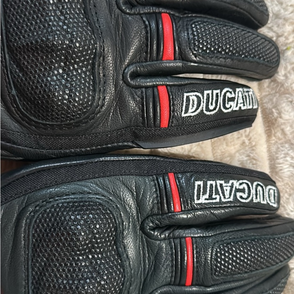 Black and Red Men's Motorcycle Gloves